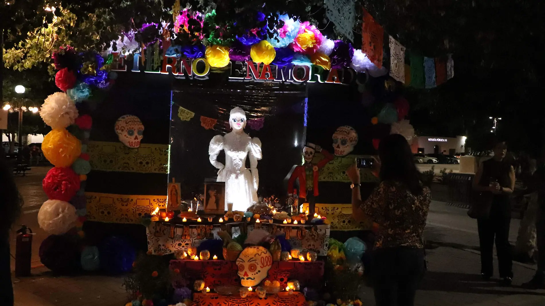 Marcha catrinas Día de Muertos